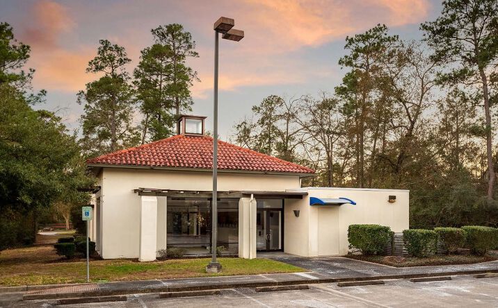 Pictures of Retail property located at 4640 Woodlands Pkwy, Spring, TX 77381 for lease - image #1