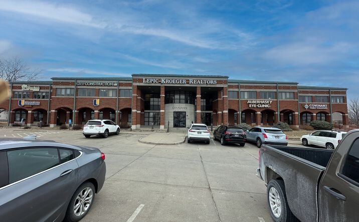 Pictures of Office property located at 2346 Mormon Trek Boulevard, Iowa City, IA 52246 for lease - image #1