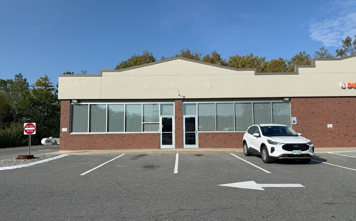 Pictures of Retail property located at 304 SANDOWN RD, EAST HAMPSTEAD, NH 03826-2409 for lease - image #1
