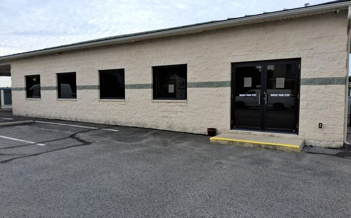 Pictures of Retail, Office, Special Purpose property located at 500 BUCHANAN TR W, GREENCASTLE, PA 17225-9370 for lease - image #1