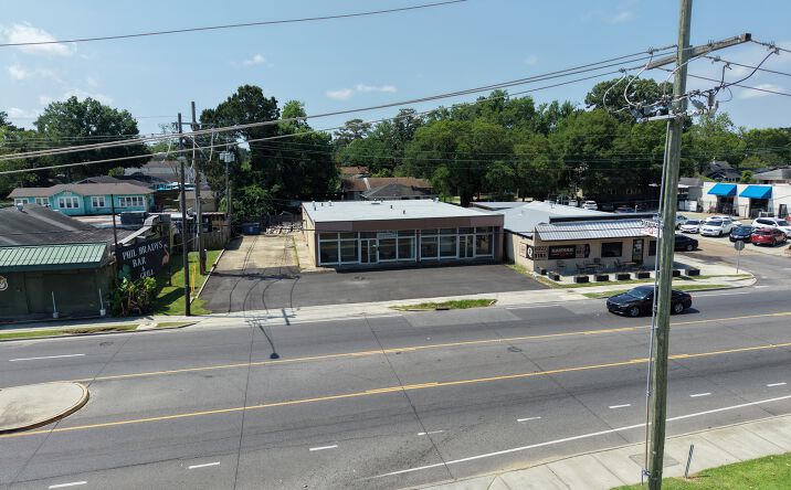 Pictures of Retail property located at 4830 Government St, Baton Rouge, LA 70806 for lease - image #1