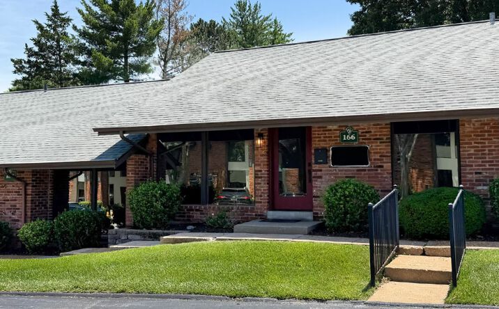 Pictures of Retail, Office, Special Purpose property located at 166 Clarkson Executive Park, Ellisville, MO 63011 for lease - image #1