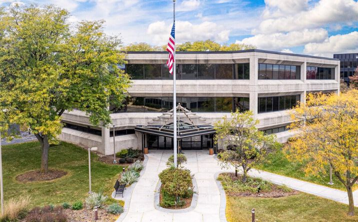 Pictures of Office property located at 250 S Executive Dr, Brookfield, WI 53005 for lease - image #1