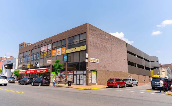 Pictures of Retail property located at 5300 Bergenline Ave, West New York, NJ 07087-5364 for lease - image #1