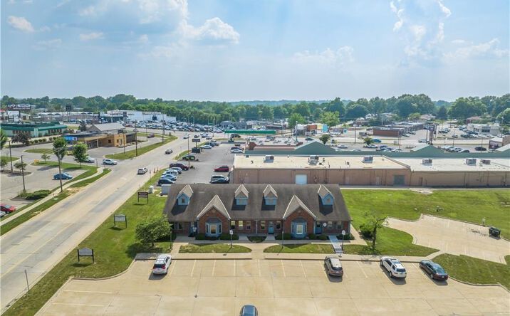 Pictures of Office property located at 3715 A Beck Road, St Joseph, MO 64506 for lease - image #1