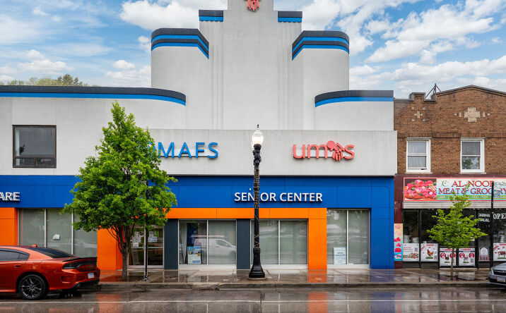 Pictures of Office, Retail property located at 2520 W Devon Avenue 2, Chicago, IL 60659 for lease - image #1