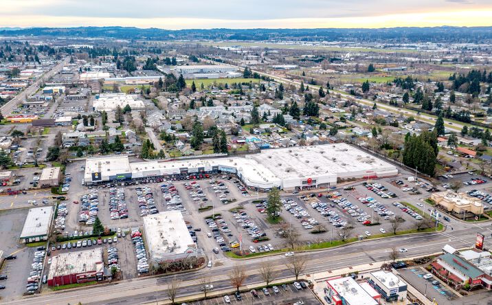 Pictures of Retail property located at 3914 Center St NE, Salem, OR 97301 for lease - image #1