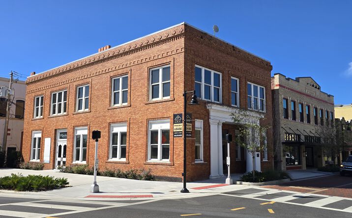 Pictures of Office, Restaurant, Retail property located at 250 East Park Avenue, Lake Wales, FL 33853 for lease - image #1
