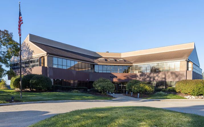 Pictures of Office property located at 3075 Charlevoix Drive Southeast, Grand Rapids, MI 49546 for lease - image #1