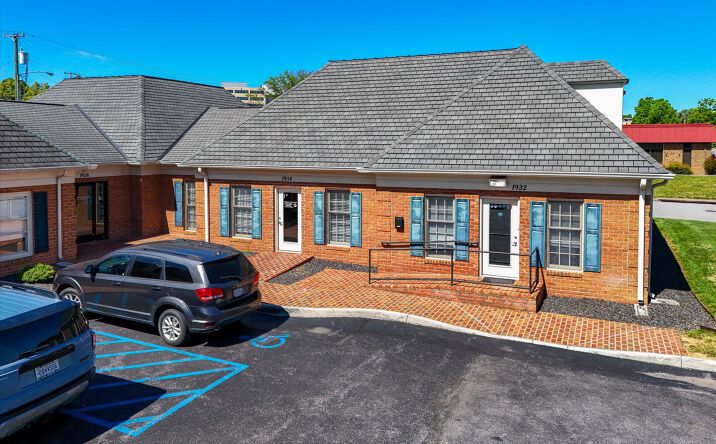 Pictures of Office property located at 1934 BRAEBURN DR, SALEM, VA 24153-7302 for lease - image #1