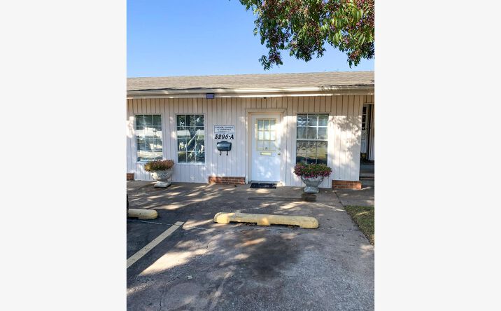 Pictures of Office, Special Purpose property located at 3205 East 22nd Street, Tulsa, OK 74114 for lease - image #1