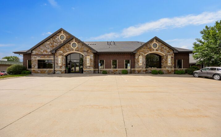 Pictures of Office property located at 1570 Mall Dr, Iowa City, IA 52240 for lease - image #1