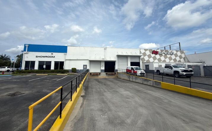 Pictures of Office, Industrial property located at 8600 NW S RIVER DR, MEDLEY, FL 33166-7434 for lease - image #1