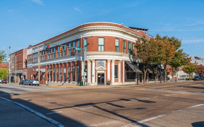 Pictures of Retail, Office, Restaurant property located at 1463 MARKET ST, CHATTANOOGA, TN 37402-4465 for lease - image #1
