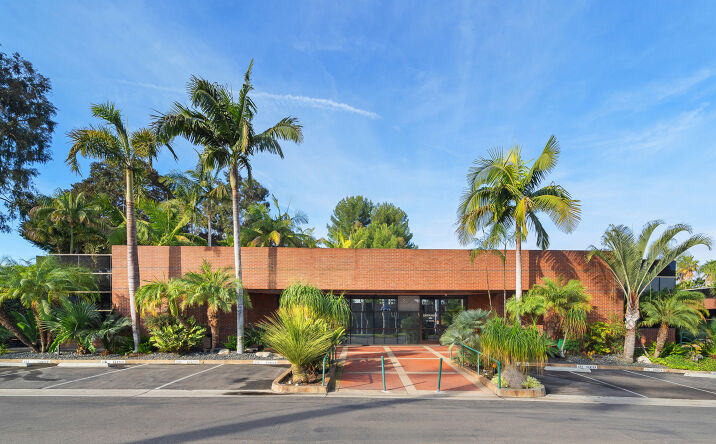 Pictures of Office property located at 23161 Moulton Parkway, Laguna Hills, CA 92653-1206 for lease - image #1