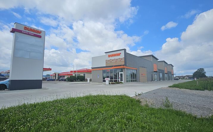 Pictures of Retail, Special Purpose property located at 610 North Burkhardt Road, Evansville, IN 47715 for lease - image #1