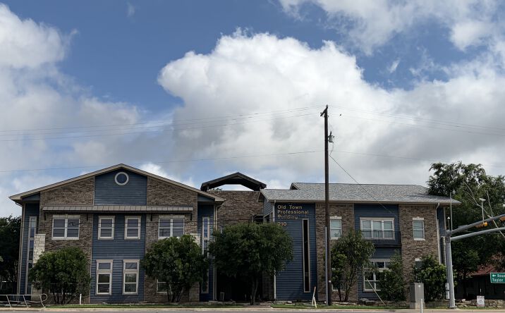 Pictures of Office property located at 210 HWY 79, HUTTO, TX 78634-4534 for lease - image #1