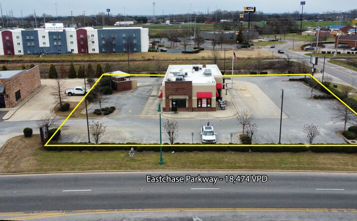 Pictures of Retail property located at 8747 Eastchase Parkway, Montgomery, AL 36117 for lease - image #1