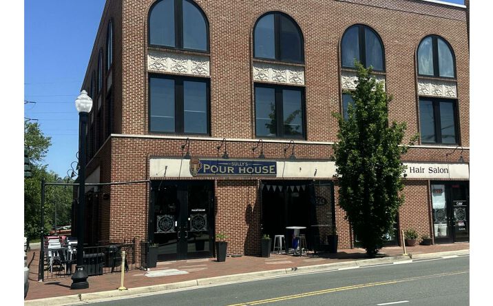 Pictures of Retail property located at 754 Elden Street, Herndon, VA 20170 for lease - image #1