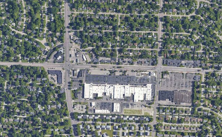 Pictures of Retail property located at 10 Southmoor Circle NW, Dayton, OH 45249 for lease - image #1