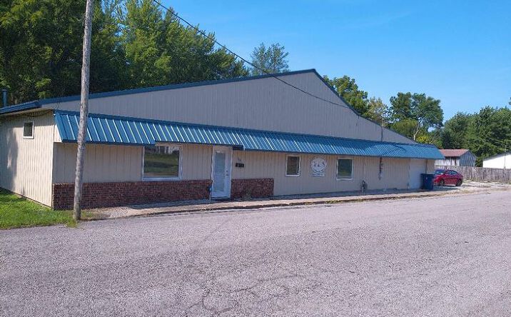 Pictures of Office property located at 209 E Walnut St, Odon, IN 47562 for lease - image #1