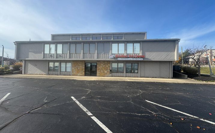 Pictures of Office property located at Sheraton Lane 2, Springdale, OH 45246 for lease - image #1