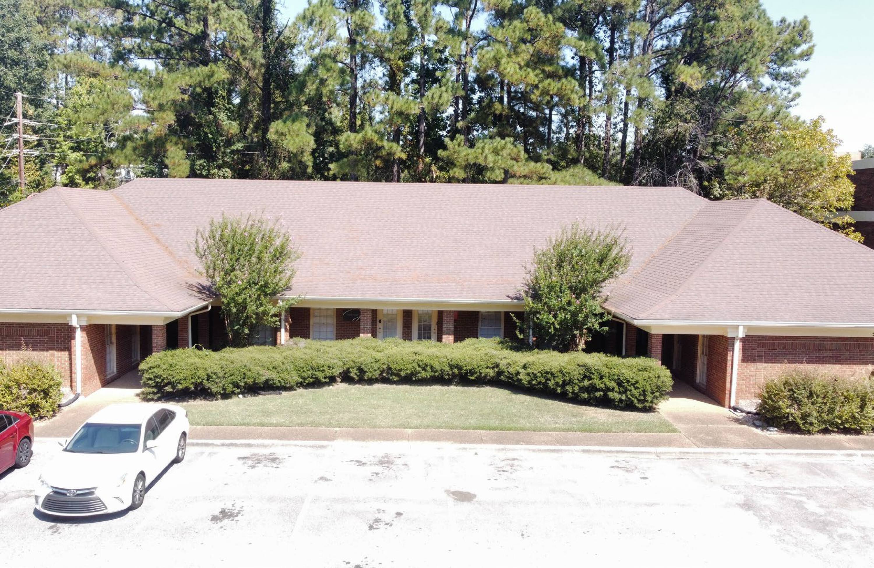 2070 Valleydale Rd, Hoover, AL 35244