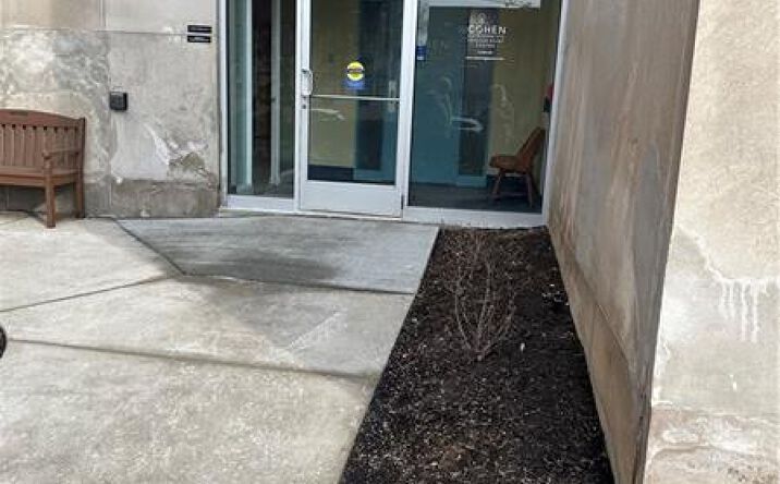 Pictures of Office property located at 4627 Fifth Ave, Pittsburgh, PA 15213 for lease - image #1