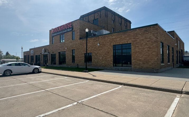 Pictures of Retail, Office property located at 205 5th Avenue SW, Roseau, MN 56751 for lease - image #1