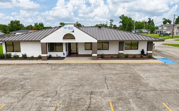 Pictures of Office property located at 3100 LAKE ST, LAKE CHARLES, LA 70601-8338 for lease - image #1