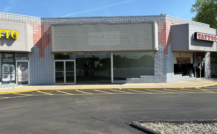 Pictures of Retail property located at 15250 S. Dixie Hwy, Monroe, MI 48161 for lease - image #1