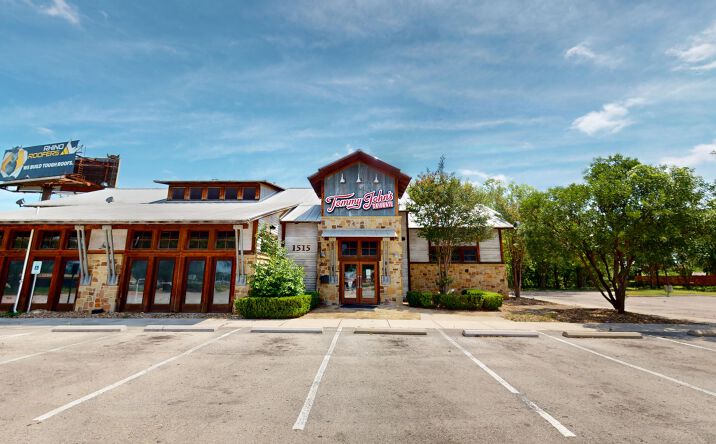 Pictures of Restaurant property located at 1515 Kuehler Avenue, New Braunfels, TX 78130 for lease - image #1