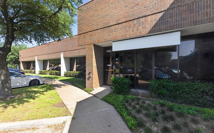 Pictures of Office property located at 7920 ELMBROOK DR, DALLAS, TX 75247-6900 for lease - image #1
