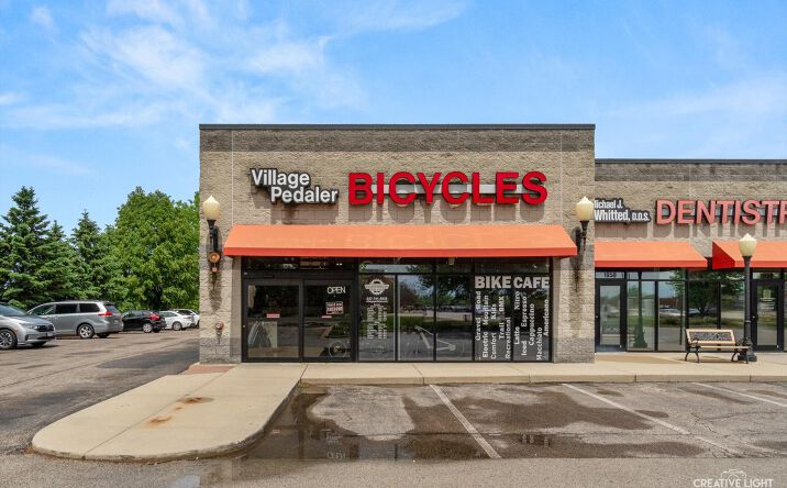 Pictures of Retail property located at 1954 Gyorr Avenue, South Elgin, IL 60177 for lease - image #1