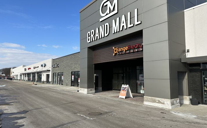Pictures of Retail, Office, Restaurant property located at 12731 South Saginaw Street, Grand Blanc, MI 48439 for lease - image #1