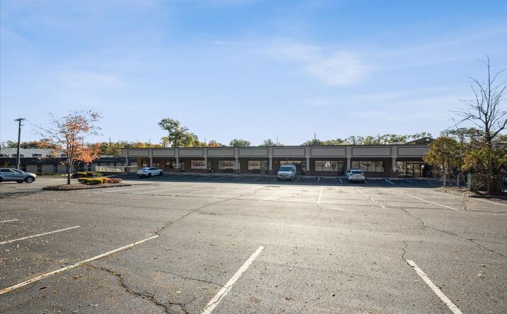 Pictures of Retail property located at 326 US-22, GREEN BROOK TOWNSHIP, NJ 08812 for lease - image #1