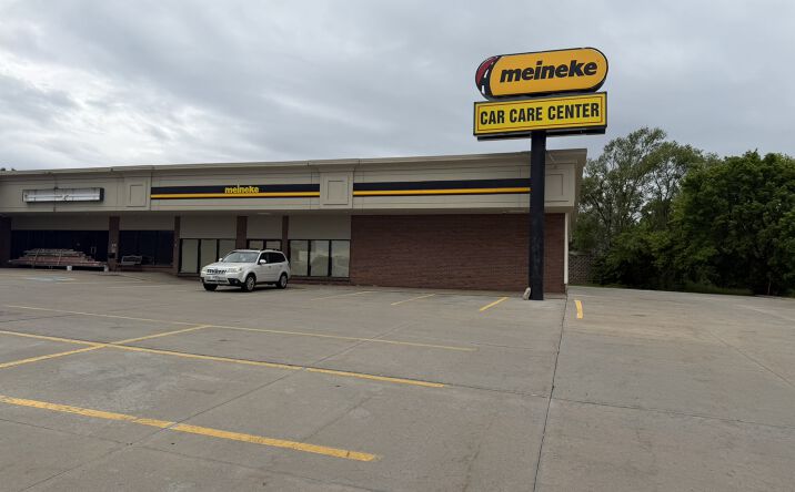 Pictures of Industrial property located at 14235 U Street, Omaha, NE 68137 for lease - image #1