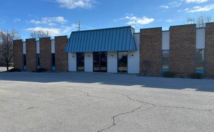 Pictures of Office property located at 2010 Inwood Drive, Fort Wayne, IN 46815 for lease - image #1