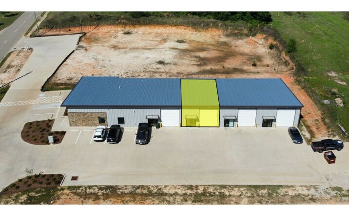 Pictures of Retail, Industrial property located at 1930 E Grande Blvd, Tyler, TX 75703 for lease - image #1
