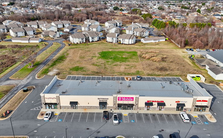 Pictures of Retail property located at 719 HWY 96, BONAIRE, GA 31005 for lease - image #1