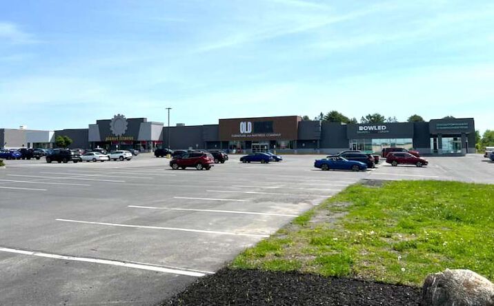 Pictures of Retail, Office property located at 101 Town Square Dr, Amsterdam, NY 12010 for lease - image #1