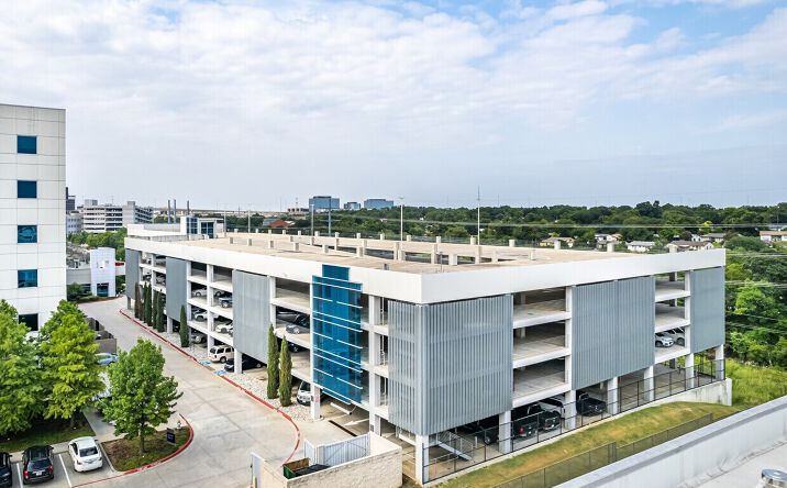Pictures of Office property located at 11970 N Central Expy, Dallas, TX 75243 for lease - image #1