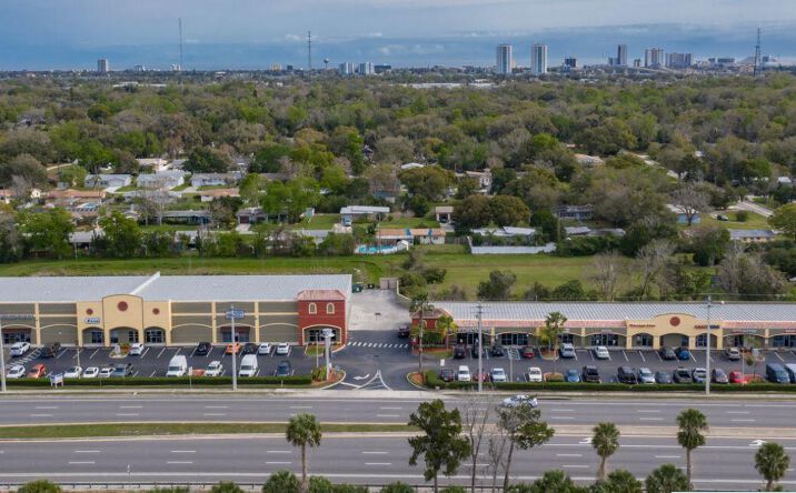 Pictures of Retail property located at 1027 N Nova Road 104, Daytona Beach, FL 32117 for lease - image #1