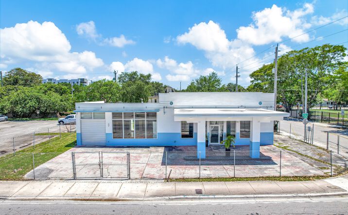 Pictures of Retail, Office property located at 798 NW 62ND ST, MIAMI, FL 33150-4332 for lease - image #1