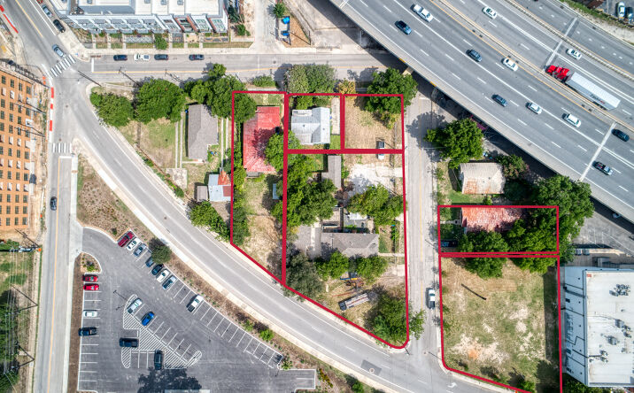 Pictures of Retail property located at 1111 E QUINCY ST, SAN ANTONIO, TX 78212 for lease - image #1
