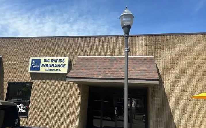 Pictures of Office property located at 126 S Michigan Ave, Big Rapids, MI 49307 for lease - image #1