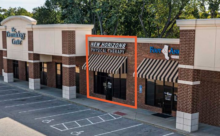 Pictures of Retail, Office property located at 2857 Charlestown Rd, Suite 200, New Albany, IN 47150 for lease - image #1