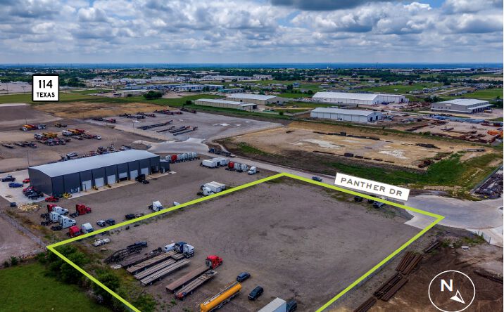 Pictures of Industrial property located at 220 PANTHER DR, RHOME, TX 76078-4862 for lease - image #1
