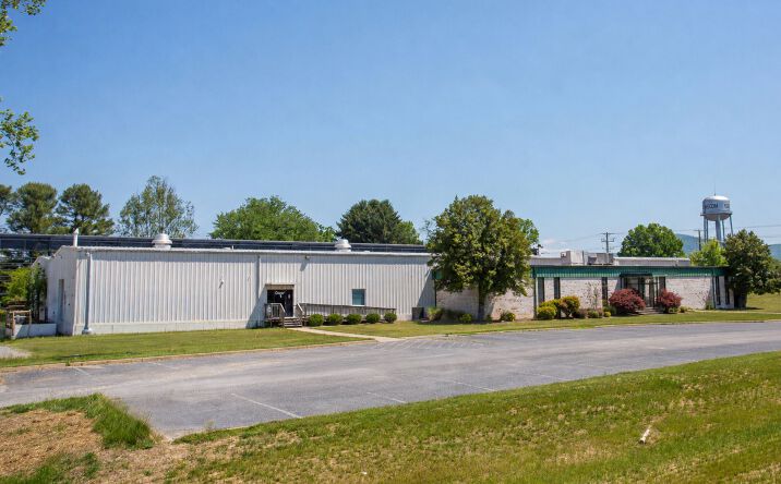 Pictures of Retail, Office, Industrial property located at 1401 Hopeman Parkway, Waynesboro, VA 22980 for lease - image #1