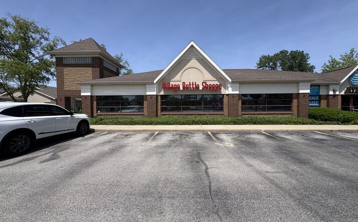 Pictures of Retail property located at 404 Sagamore Parkway West, West Lafayette, IN 47906 for lease - image #1